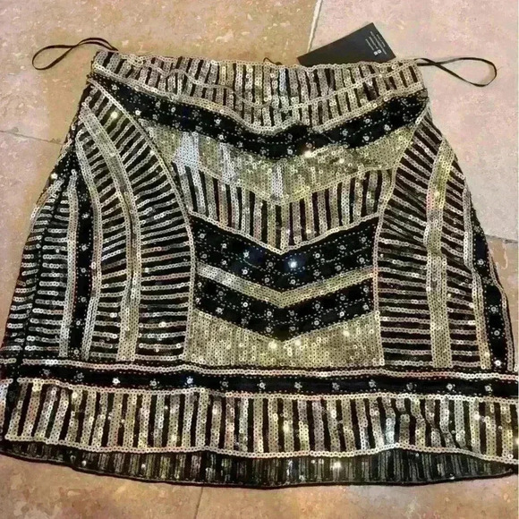 Haute Rose sequined mini skirt. NWT Size Large. - Picture 5 of 5